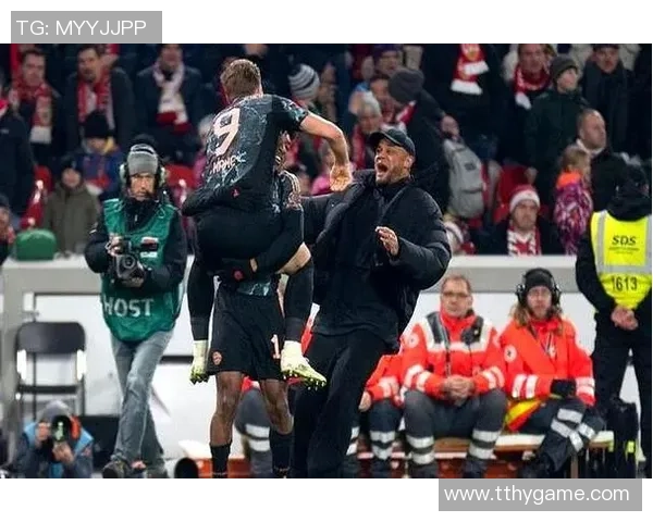 意甲精彩对决那不勒斯5-0战胜拜仁神扑瞬间引发全场狂欢分析战术布局