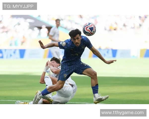 意甲激战：本菲卡绝杀皇马全场沸腾补时进球引发热烈讨论